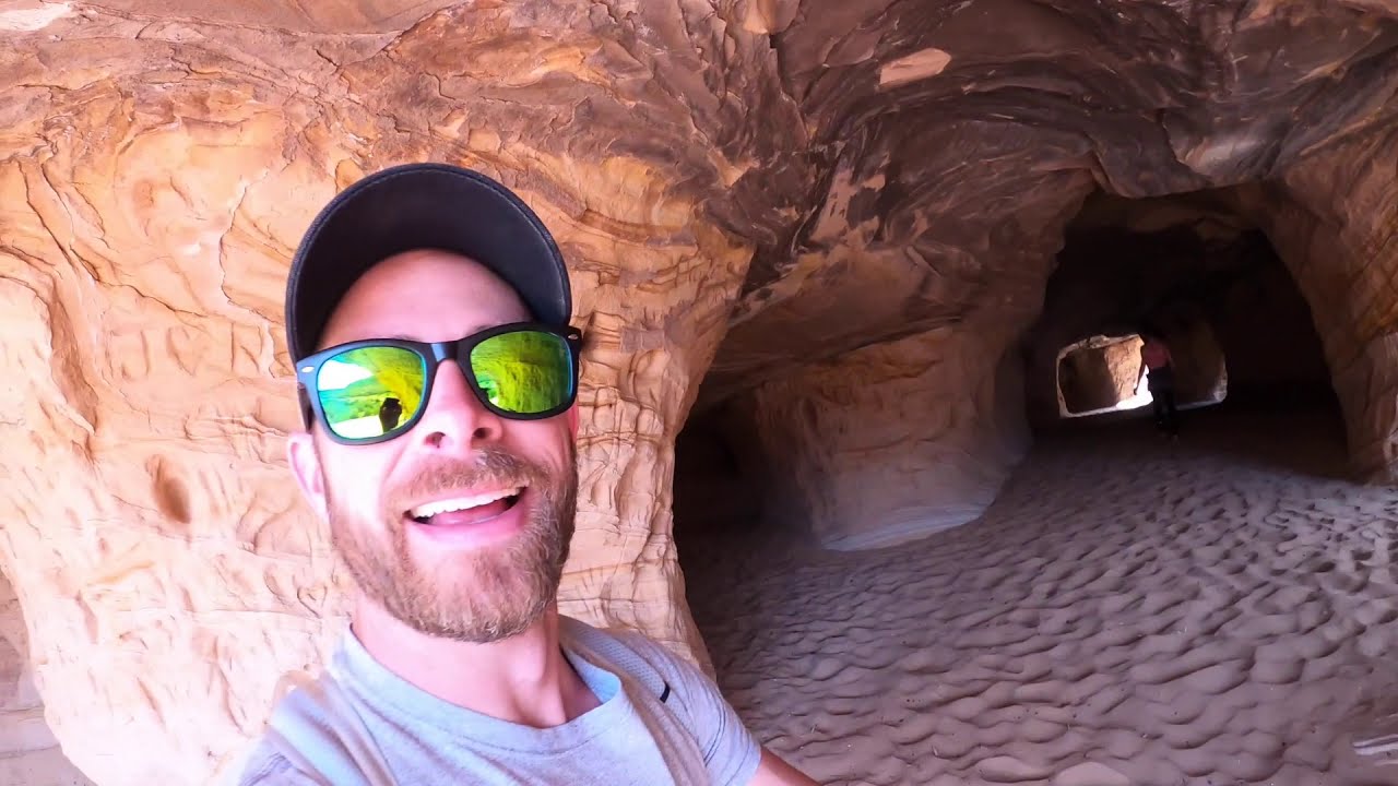 Moqui Sand Caves Southern Utah Desert | Wandering Wassoms - S1.E4