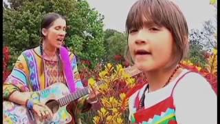 Watch Aterciopelados Treboles video