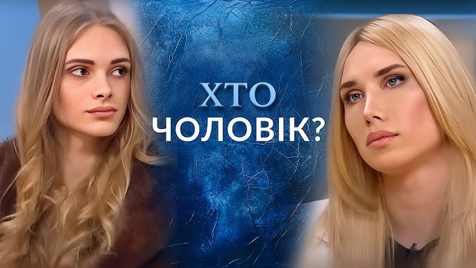 Katta kokraklar ustsiz Keksa ayollar nozik jinsiy aloqada bolishadi