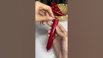 Mẹo LỘT VỎ XÚC XÍCH không cần dao hay kéo