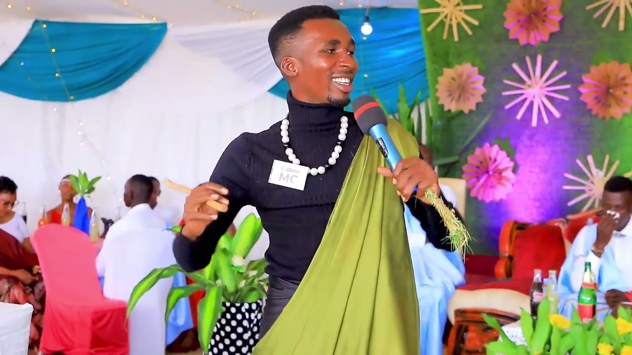 Mc rugwiro baramusebeje aburaho akwirwa 😭😭murumuna we kwizera aramwubahutse mbega umwana
