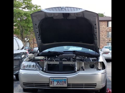 Replacing Turn Signal Bulb + Leveling Headlights On My 2006 Lincoln Town Car Signature Limited