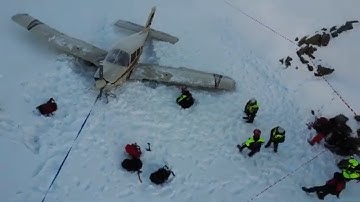 Piper PA 28 emergency landing on mountain