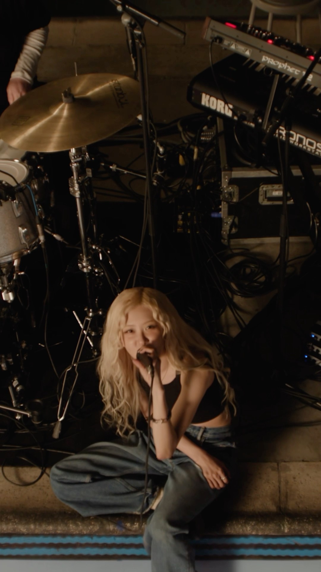 3am live out nowww #ROSÉ_rosie #rosiebyROSÉ #rosie