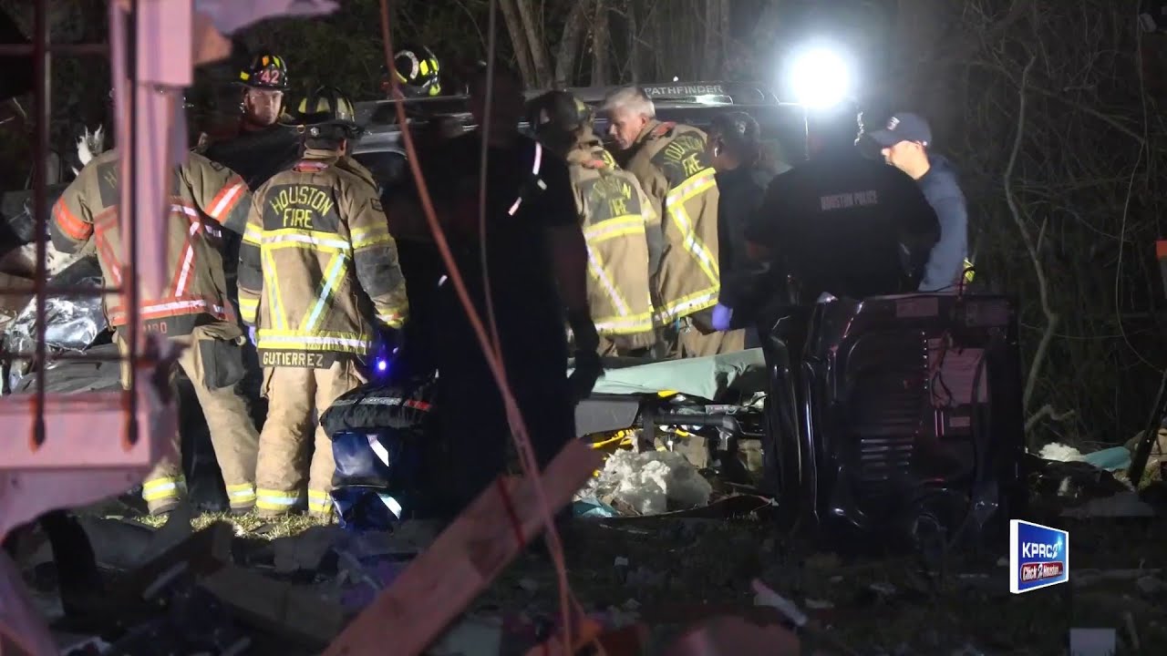 House destroyed after car crashes into Houston home - YouTube