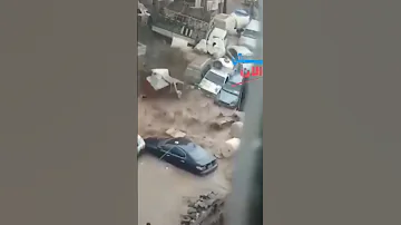 جرفت السيارات امطار خير وبركة على العاصمة عدن احمد علي عبدالله صالح مدين علي عبدالله صالح 