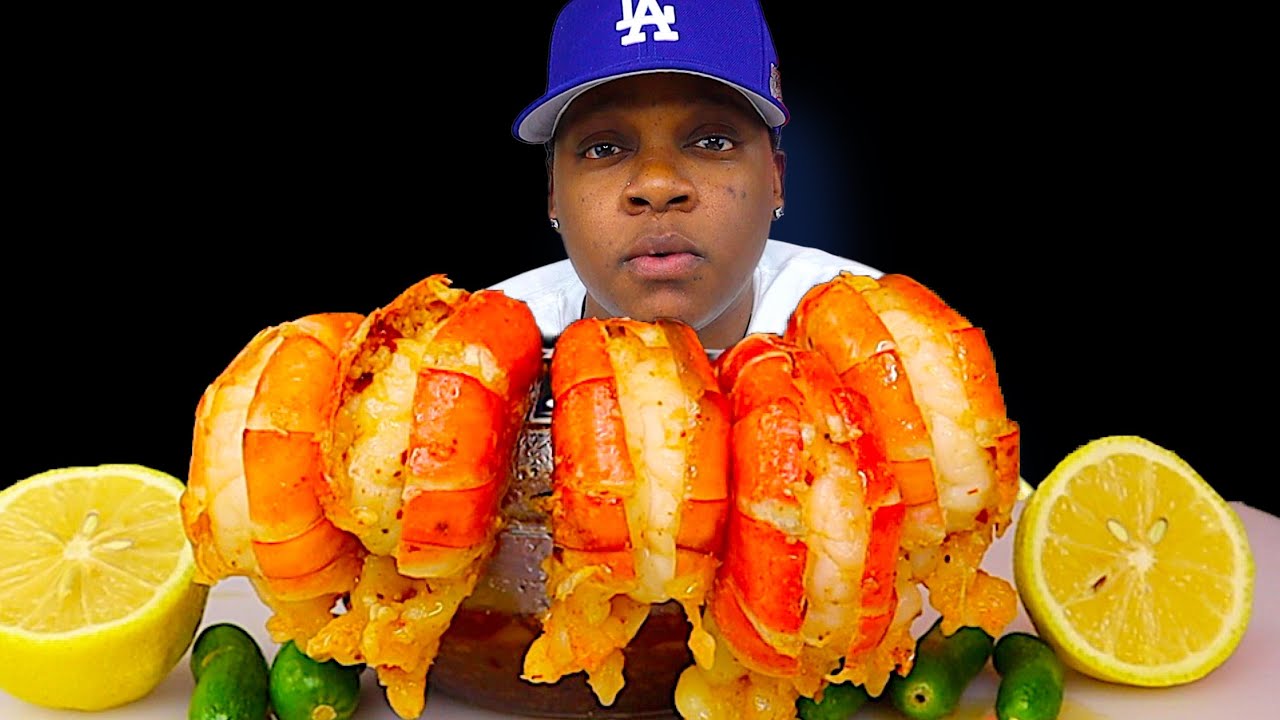 MEGA PRAWNS 🍤 Drenched in Spicy Seafood Sauce • Seafood Boil Mukbang!