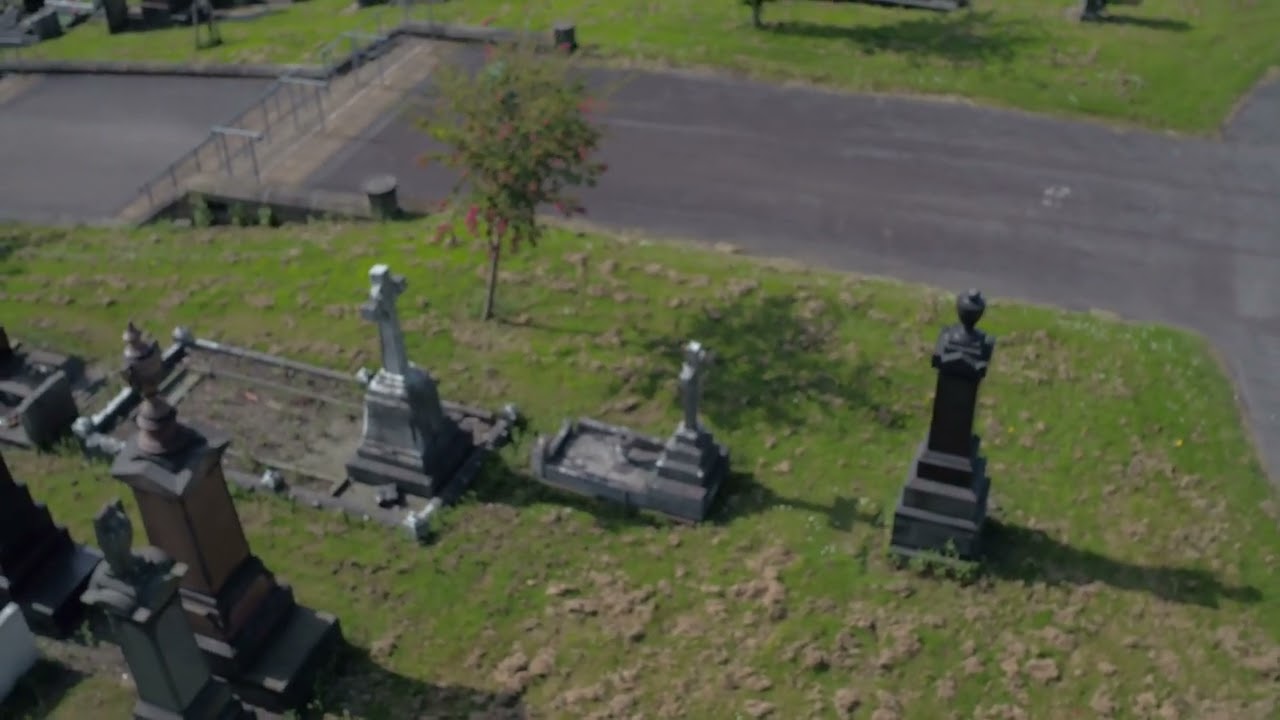 City Road Cemetery Sheffield ( Not many graves as ruins )