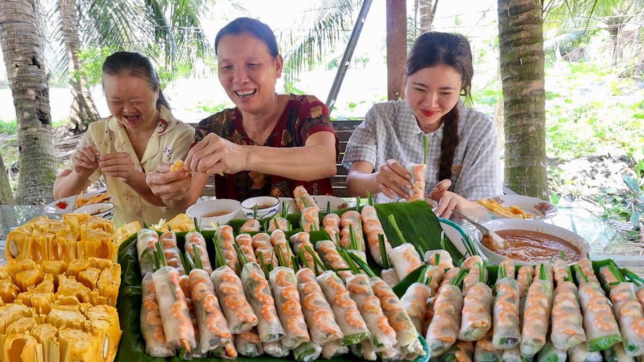 Làm bữa GỎI CUỐN TÔM THỊT ăn mà nghe mẹ với út nói chuyện cười quá trời luôn