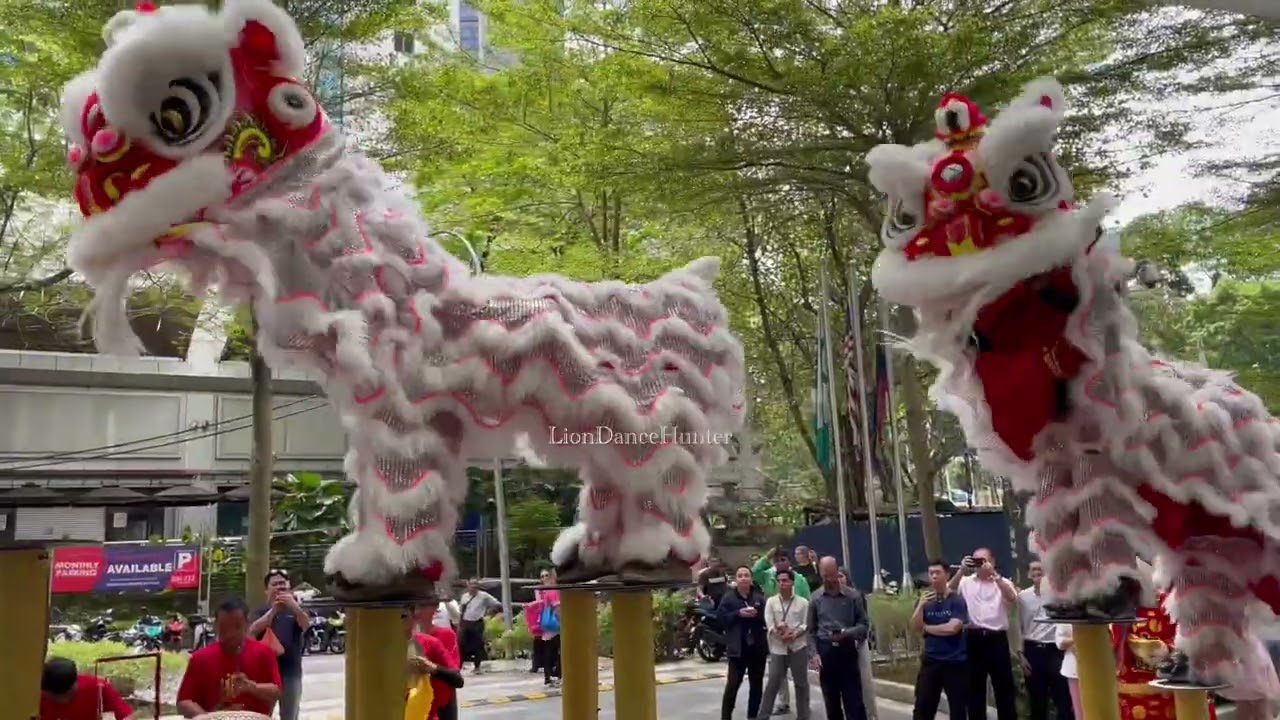 [CNY 2025] Acrobatic Double Lion Dance 🦁 - Long De Chuan Ren 龍的傳人@ Menara Hap Seng 2