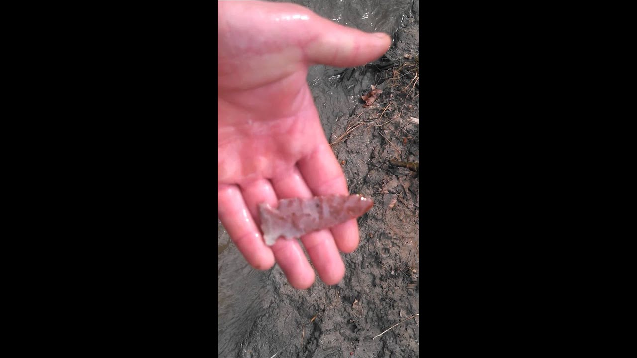 Creek hunting for arrowheads in Illinois 2013 YouTube