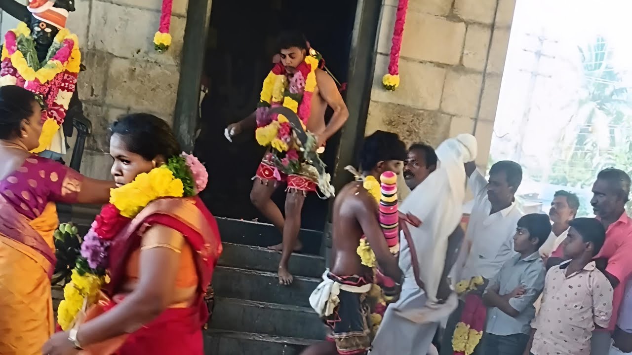 நவ்வலடி  மாயாண்டி மற்றும் இசக்கியம்மன் அழைப்பு...வருஷாபிஷே திருவிழா#tamilgodsongs #devotionalsongs 