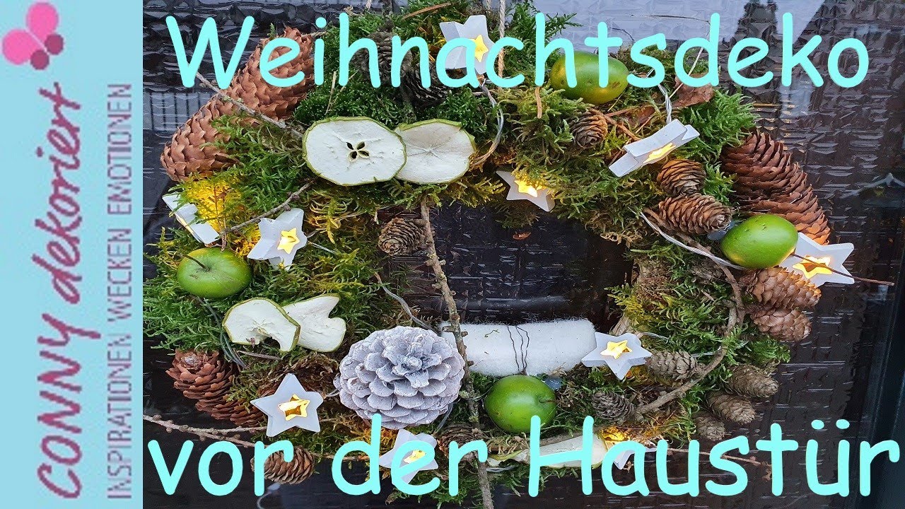 Weihnachtsdeko vor der Haustür