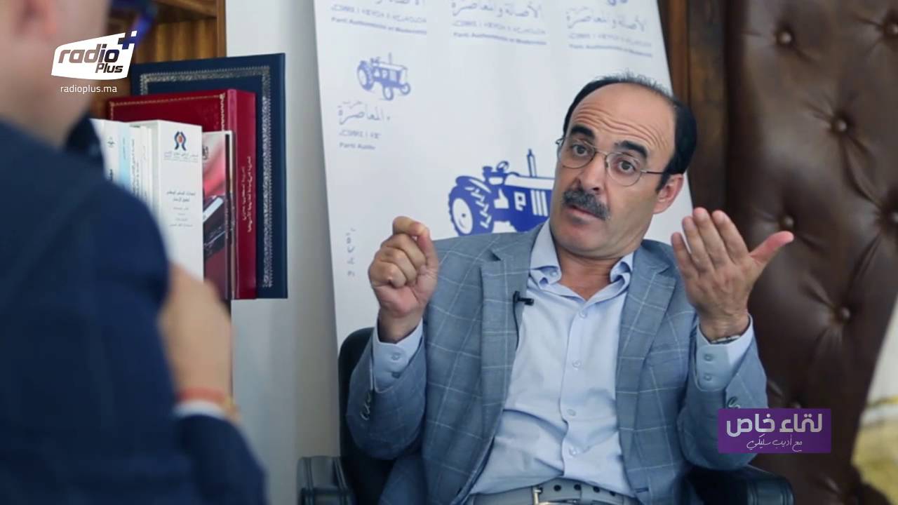 إلياس العماري يعلق على بكاء بنكيران المتكرر ويتساءل عن مصير خمسة ملايير