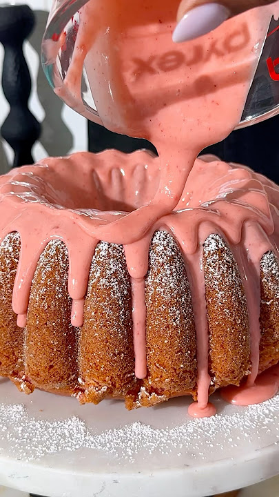 Fresh Strawberry Pound Cake at Grandbaby-Cakes.com #poundcake #strawberrycake