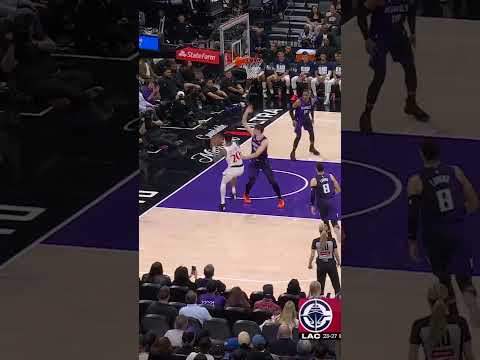 John Collins 22 PTS vs Kings 💪