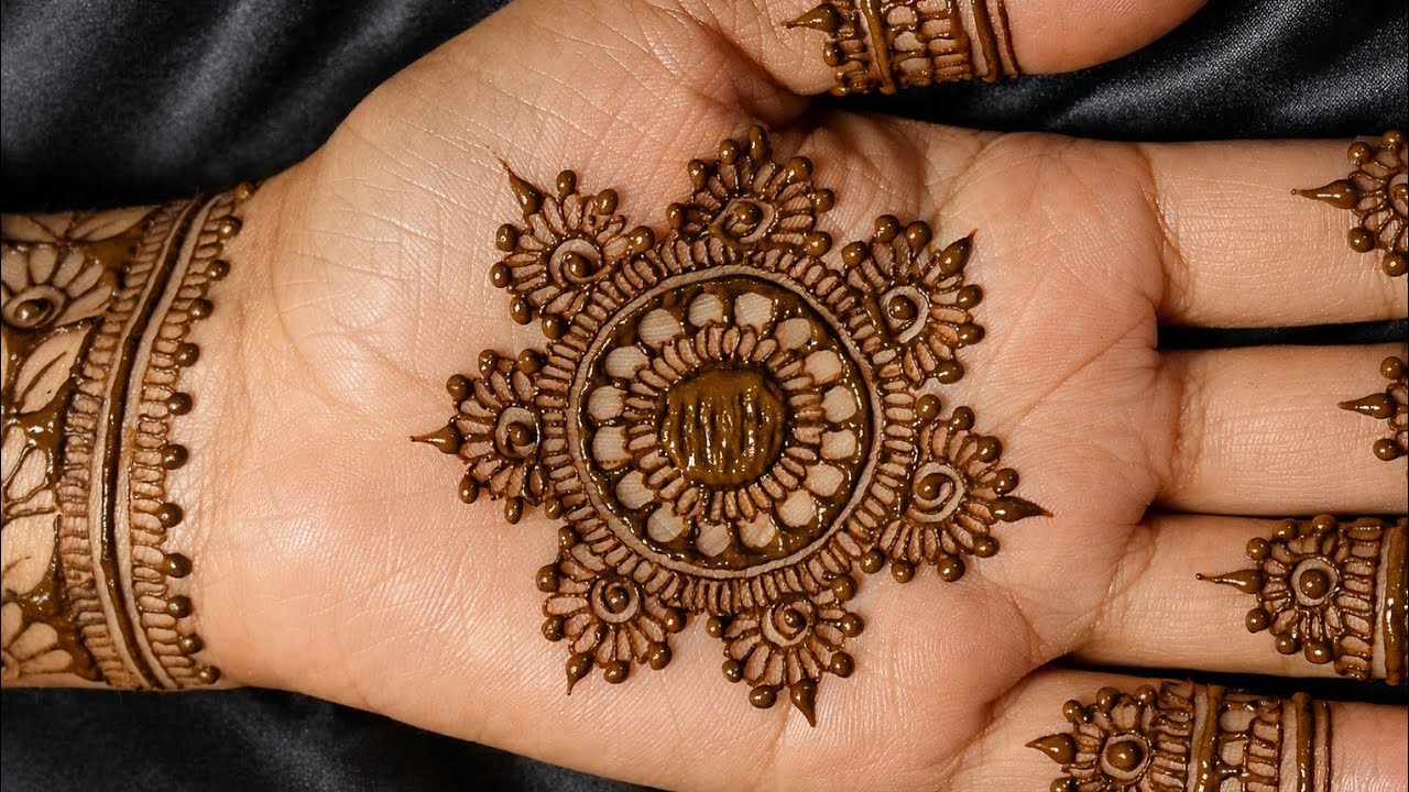 “End tak dekho warna design adhoora lagega 😌”