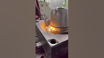 Laser cladding machine is repairing a flowerpot mold #lasercladding #machine #laser