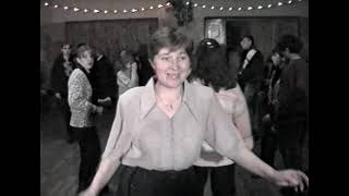 видео: СВАДЬБА 90-х! ДЕРЕВНЯ! Застольные ПЕСНИ! 1ч. В местном Клубе ТАНЦЫ для Всех! картинка: СВАДЬБА 90-х! ДЕРЕВНЯ! Застольные ПЕСНИ! 1ч. В местном Клубе ТАНЦЫ для Всех!