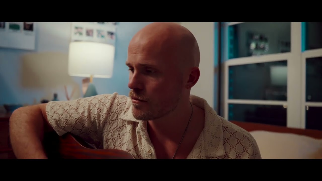 EJ Michels - Alone With You (One Shot Music Video) adlı videoyu YouTube'da izle EJ Michels - Alone With You (One Shot Music Video) adlı videoyu YouTube'da izle