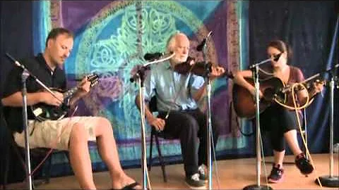 Wild Shoat - James Bryan (Fiddle) w/Matt Combs (Mandolin) and Rachel Combs (Guitar)