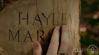 The Originals 5x08 Elijah back in the suits & Visits Hayleys grave. Klaus reads Hayleys letters