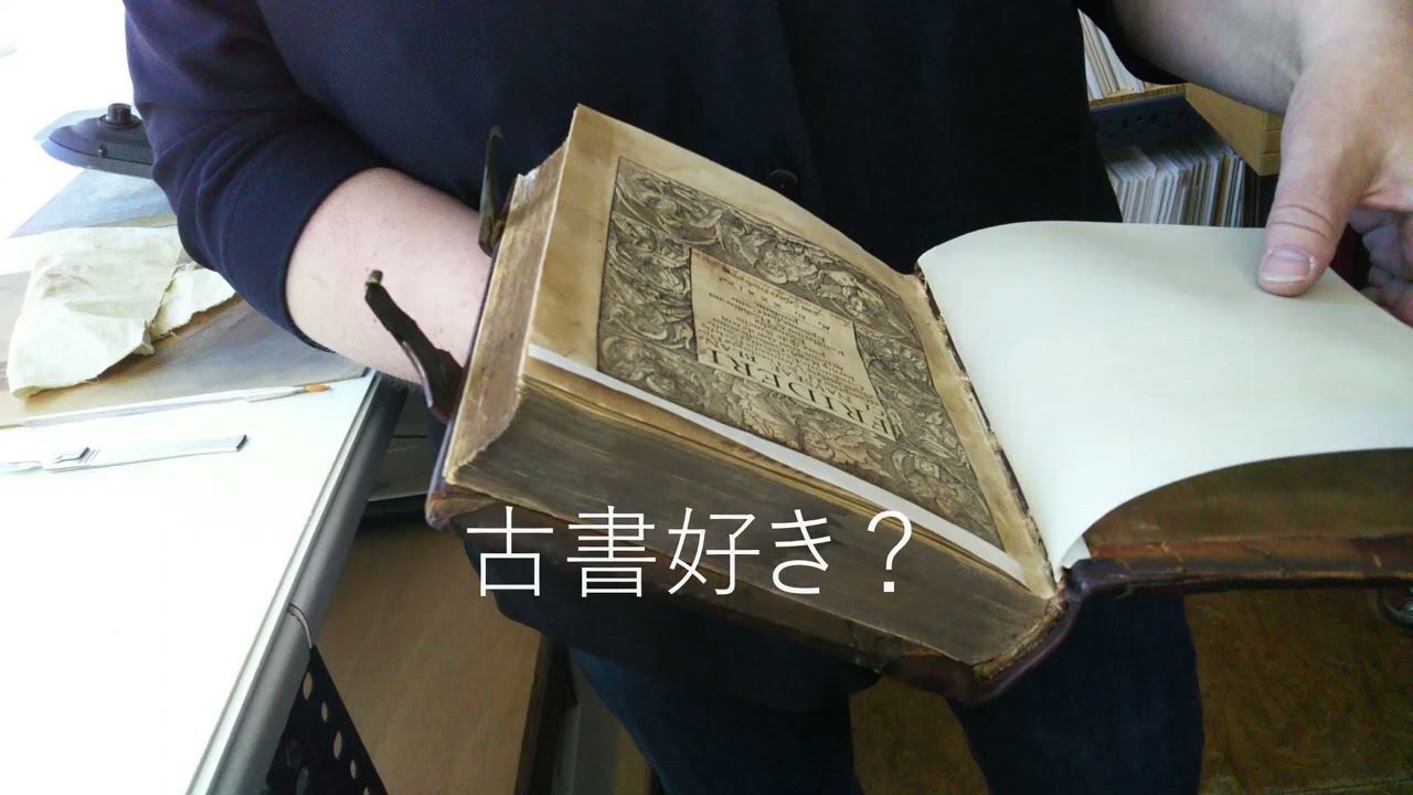 洋書　家具の歴史・修繕・保存 近代テキスタイルの保存と修復