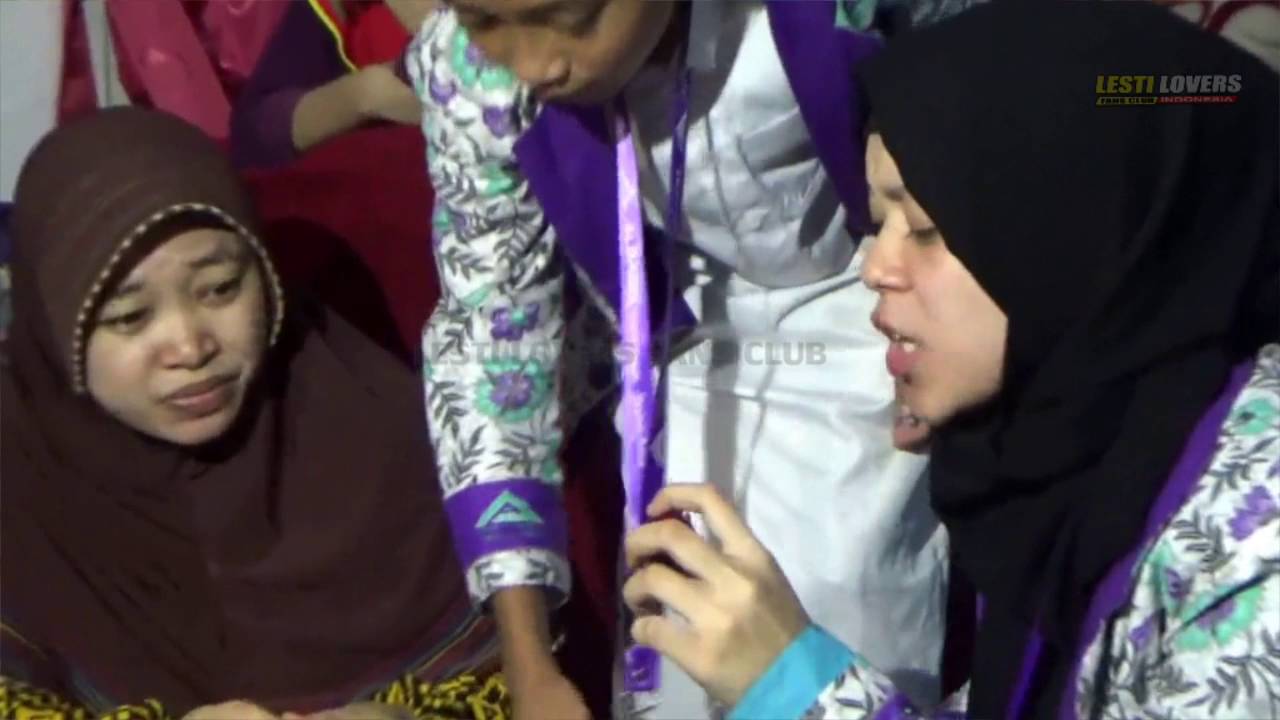 WWOOWW...LESTI BONGKAR OLEH-OLEH DARI ARAB SAUDI