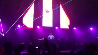 Armin Van Buuren "Spectrum Remix" | Escape From Wonderland 2012 | San Bernardino