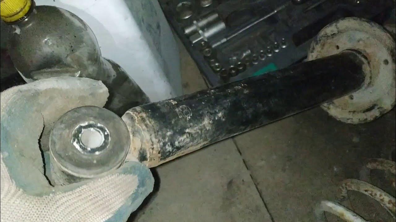 Как поменять задний амортизатор 2110 Замена задней стойки на ВАЗ 2110,2111,2112 одному - YouTube