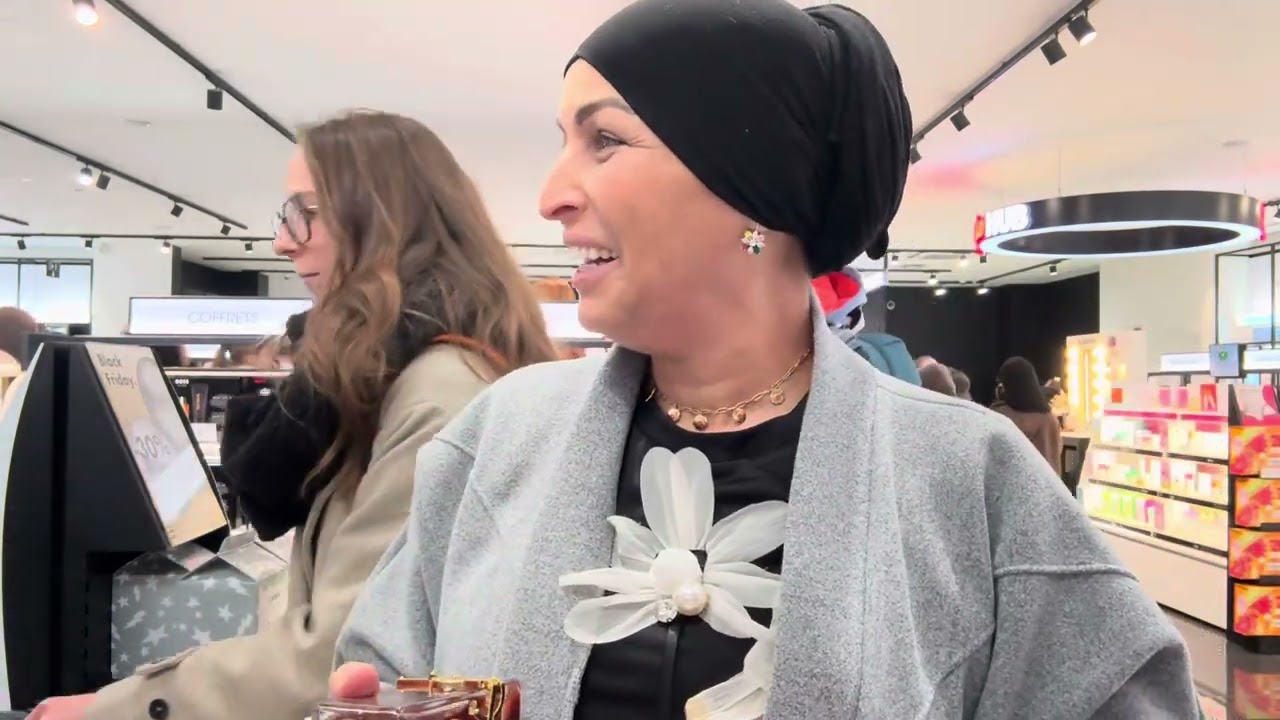 اصالة غارت من منيرة قلتلي  خرجتي مع منيرة انا تاني تخرجيني🤭 وهاني وفيت خاطرها وخرجتها معيا🤭🤗