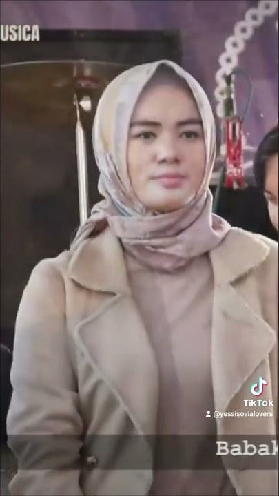 Yessi Sovia - Hampir ngupil