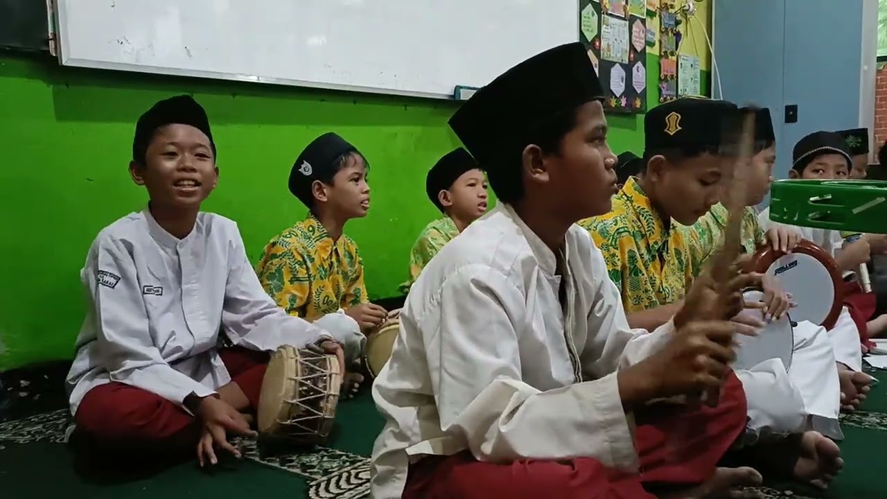 Marawis, sholawat penuh makna