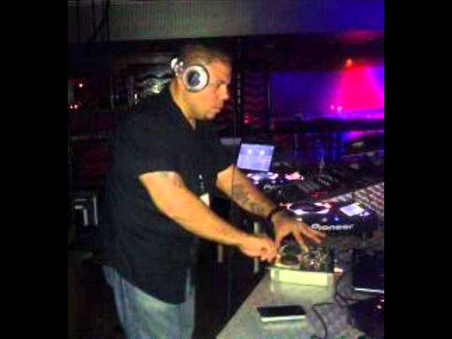 Sleduj DJ JMC HIP HOP MINI MIX KISS FM na YouTube Sleduj DJ JMC HIP HOP MINI MIX KISS FM na YouTube