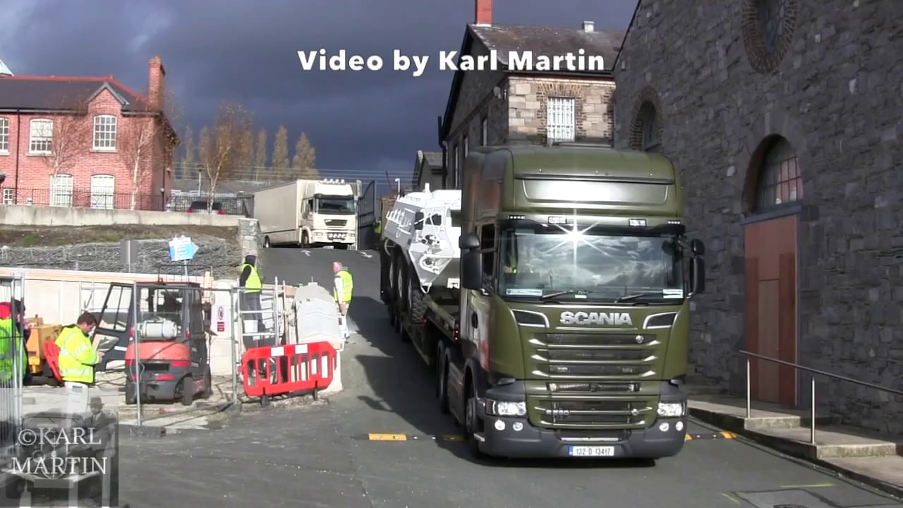 Irish Army Scania R560 V8 tractor unit in action - YouTube