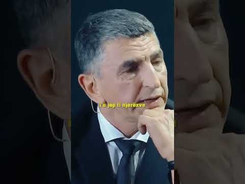 Kur bisedojně dy intelektualě Adi Krasta dhe Besim Dina albanian