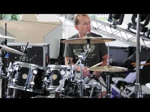 Russ McKinnon, Ian Martin, Mike Lent Jamming at Ca...