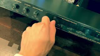 dbx 120X-DS Subharmonic synthesizer - YouTube
