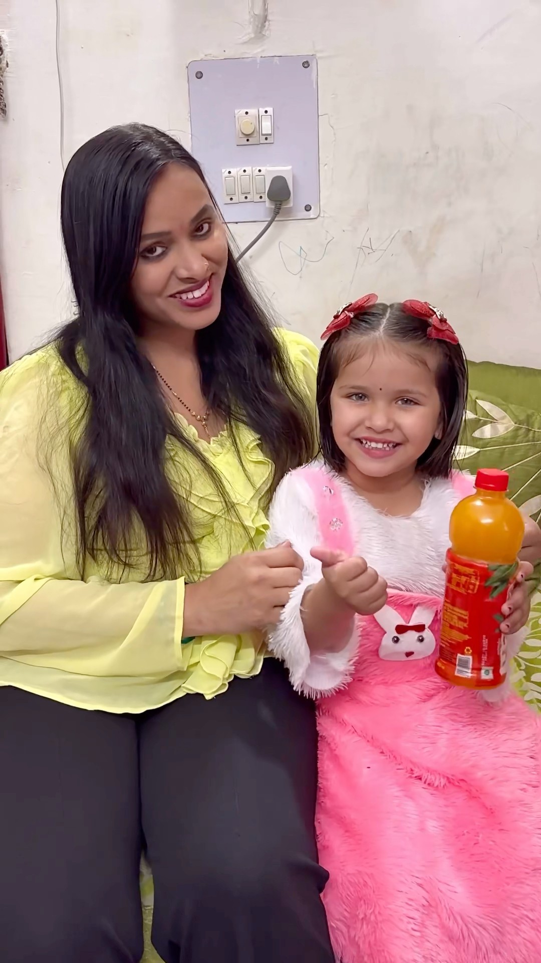 Mumma ne Vedika se maza chhin li??