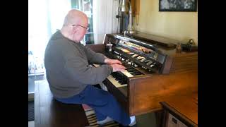 Mike Reed plays "Mr. Lucky" on the Hammond Organ chords