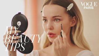 Le look romantique de Dove Cameron de jour comme de nuit | Mes conseils beauté | Vogue Paris