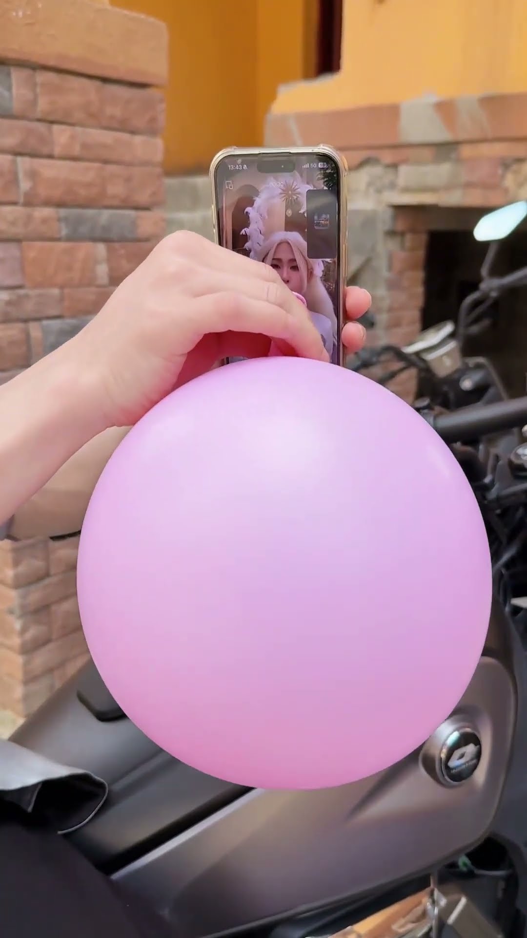 Oh my god! Angels can actually blow up balloons in the air! #Clown #Angel