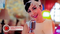 Selvi Kitty - SSG ( Semua Serba Gratisan ) - Official Music Video - NAGASWARA - Durasi: 3:41. Selvi Kitty - SSG ( Semua Serba Gratisan ) - Official Music Video - NAGASWARA - Durasi: 3:41.