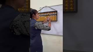 अबॅकसवर Multiplication कसे सोडवायचे? | Marathi Tutorial for Beginners #abacustraining #kidslearn