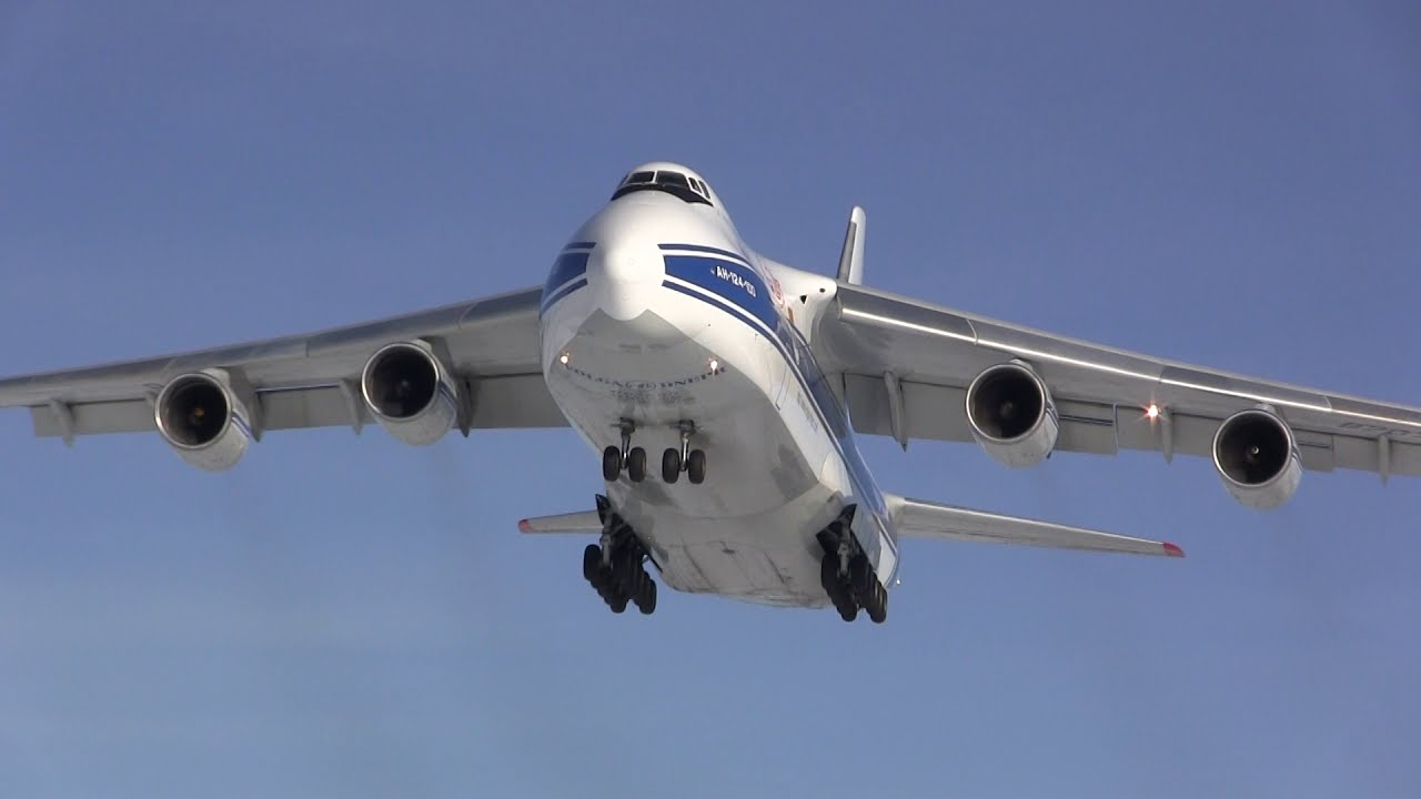 Antonov An-124 - Landing