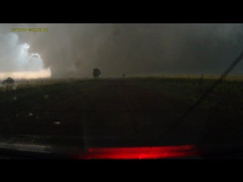 Escaping the largest EF5 tornado in history - El Reno, OK - full dashcam sequence