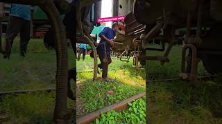A Dangerous Risky Work Of Railways #railwaycontent #dangerous #work #train #youtube #railwaysafety