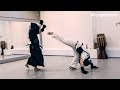 How capoeira overcomes weapons