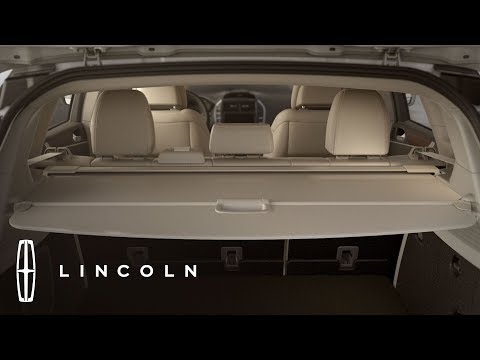 Using the Cargo Shade in the Lincoln MKC | How-To | Lincoln