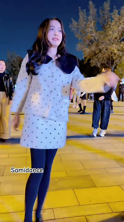 Beautiful lady #dance #happydance #trending #shorts